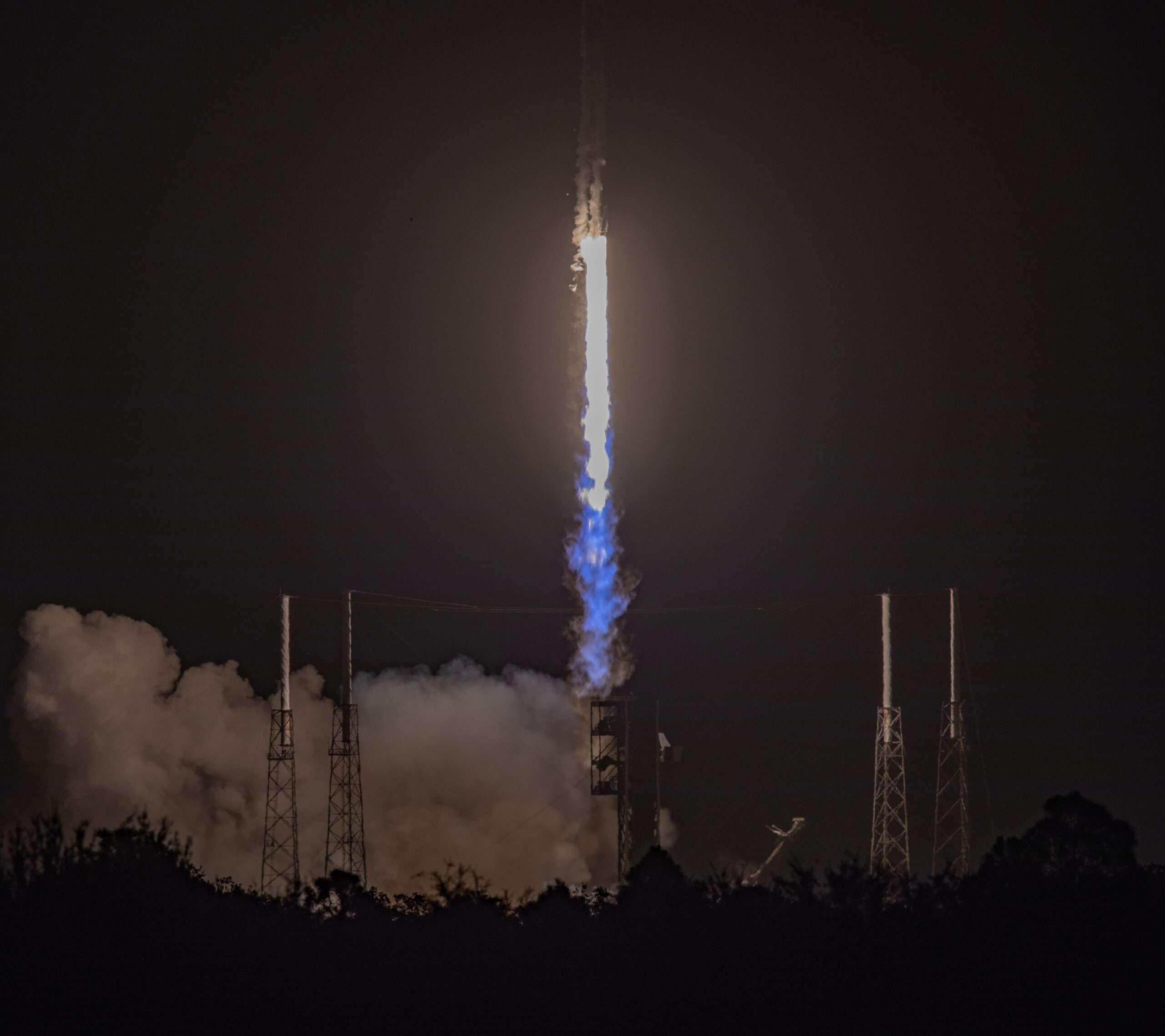 La FAA inmoviliza el cohete SpaceX y retrasa su primer paseo espacial comercial