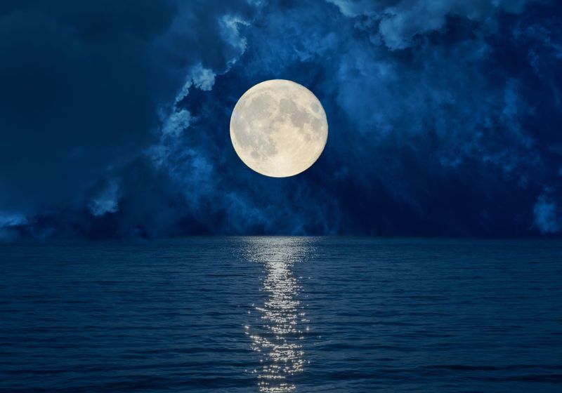 Ciclos lunares y ciclos menstruales
