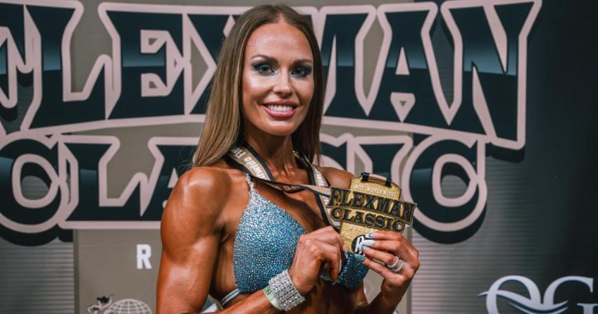 Amy Lauren, modelo fitness en bikini en Mallorca, propietaria de cocos deli