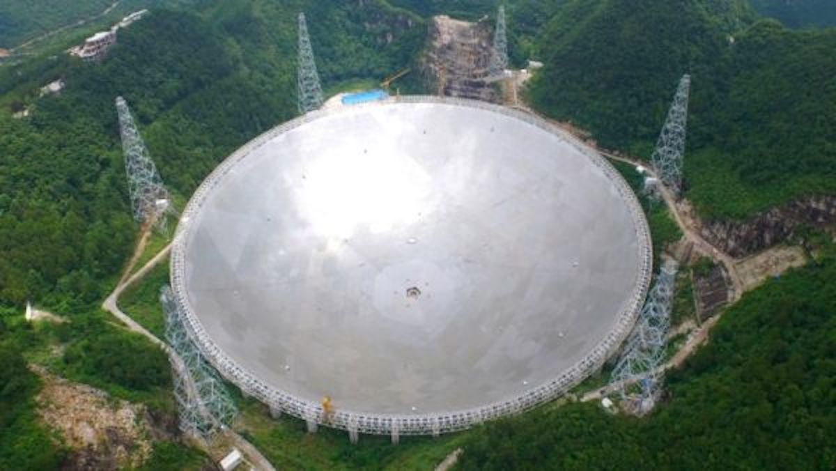 El enorme radiotelescopio FAST de China se hace aún más grande (vídeo)