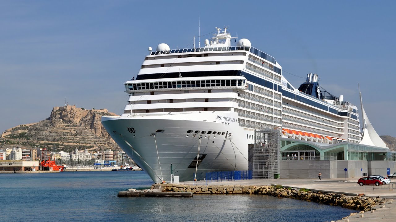 Ibiza planea limitar el número de llegadas de cruceros ante la reacción negativa del turismo excesivo