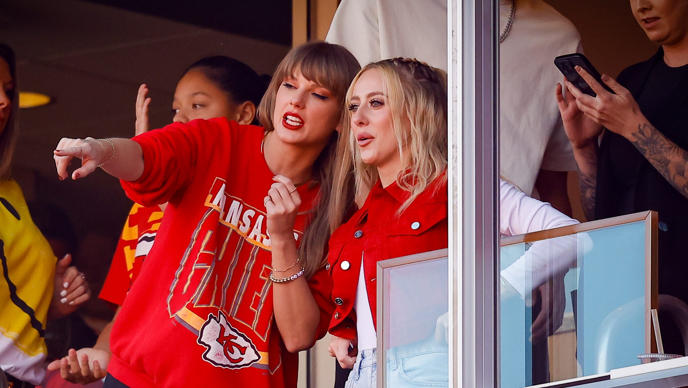 ¿Taylor Swift y Brittany Mahomes siguen siendo amigas? Actualización – Hollywood Life
