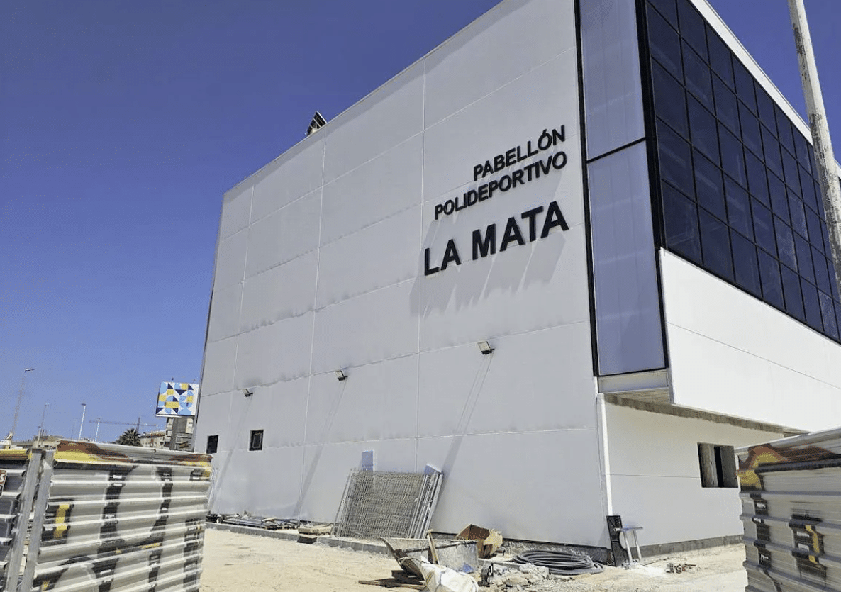 El pabellón deportivo Costa de La Mata aumenta en 616.000 euros