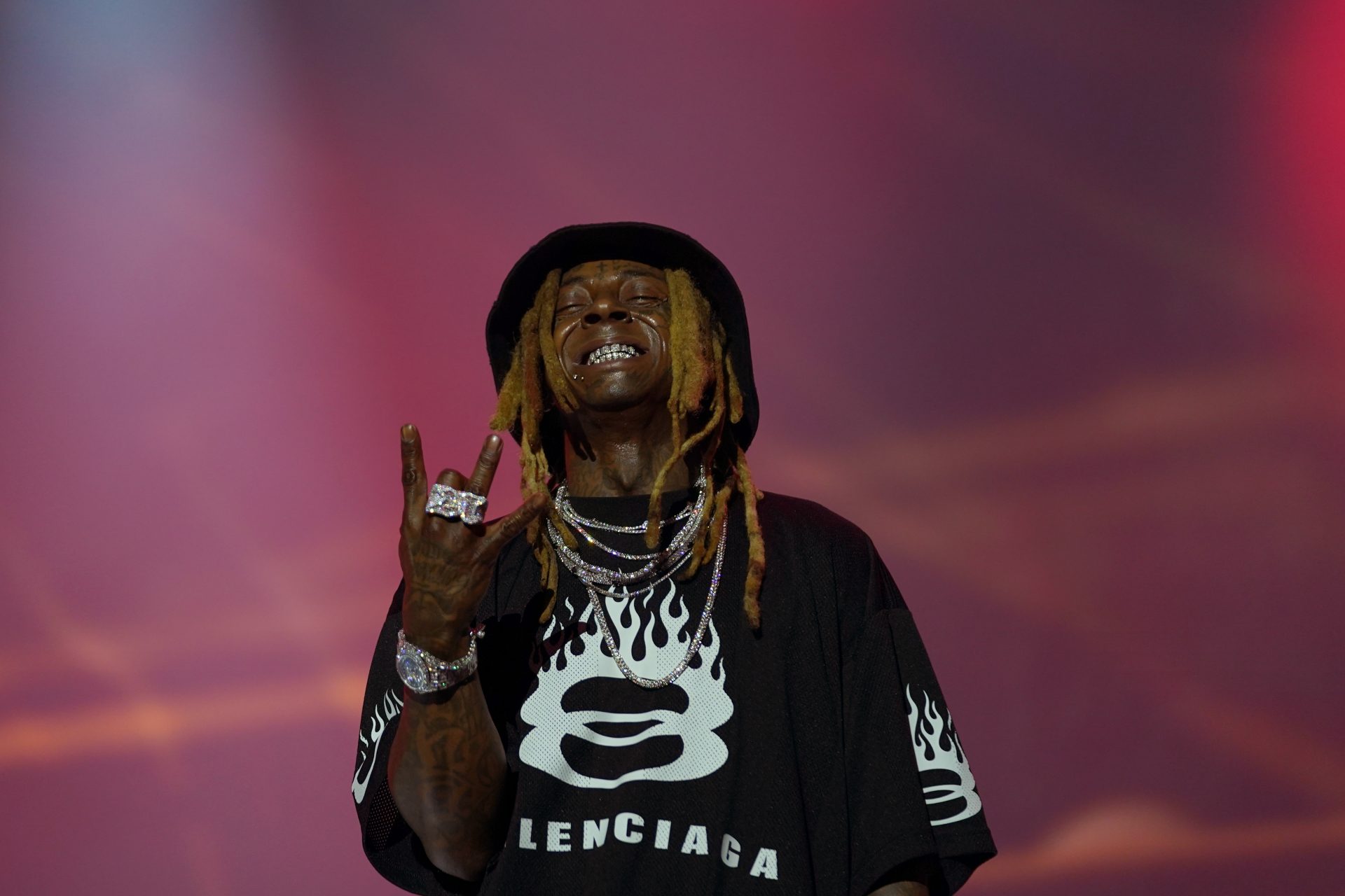 Lil Wayne reacciona a las conversaciones sobre quién será el cabeza de cartel del medio tiempo del Super Bowl