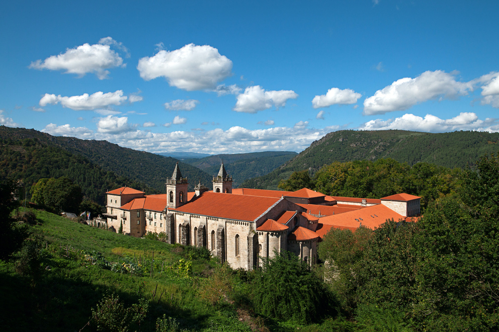 Visita obligada: El monasterio del siglo VI en España que ahora es un impresionante Parador rodeado de bosques
