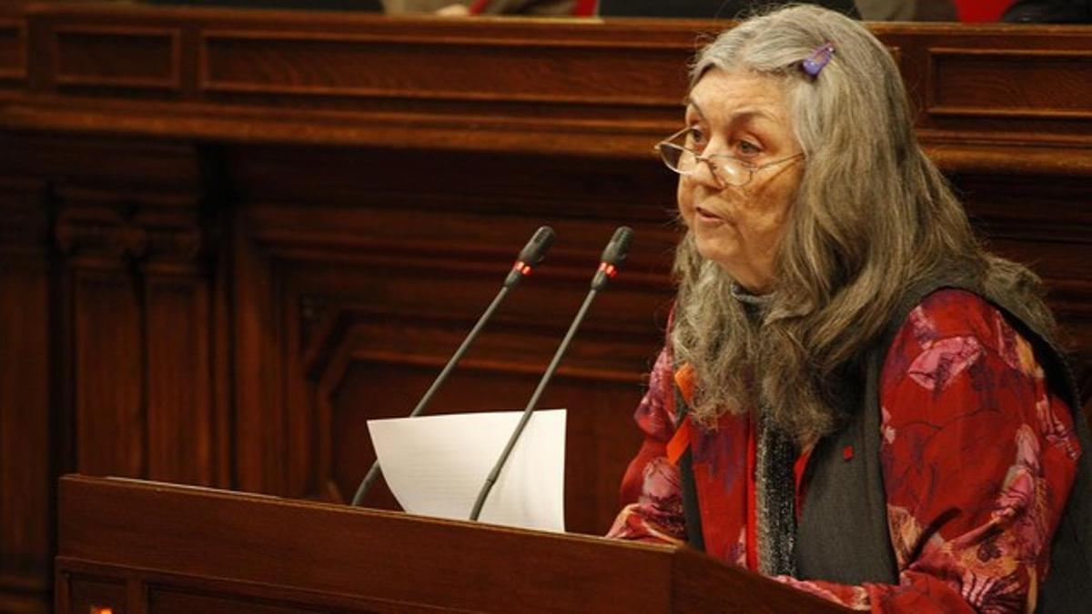 Muere la activista y exdiputada de Podem Àngels Martínez a los 76 años