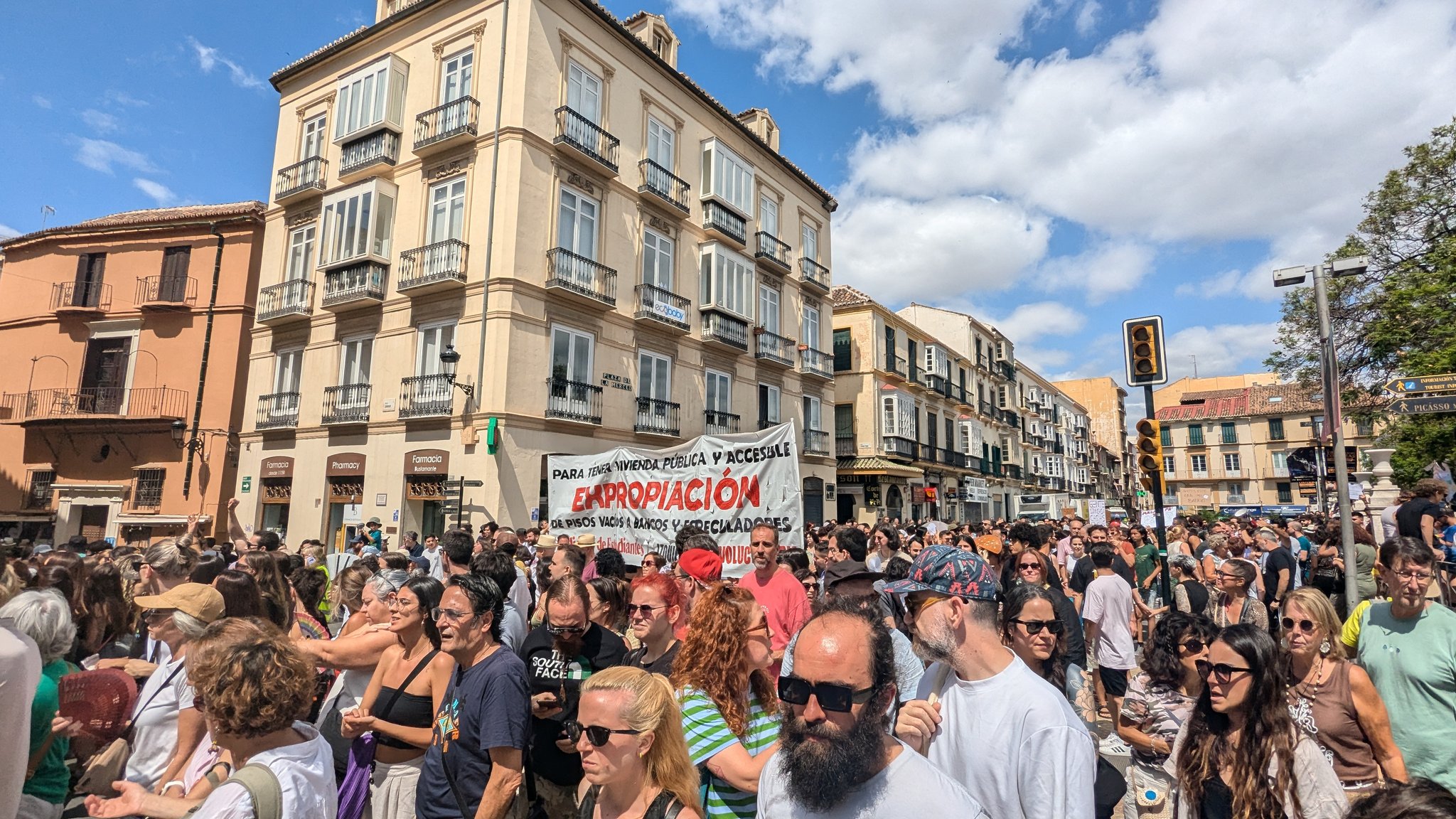 La turismofobia crece en España: tres de cada diez españoles tienen una visión negativa de los turistas extranjeros que “te molestan en tu propia casa”
