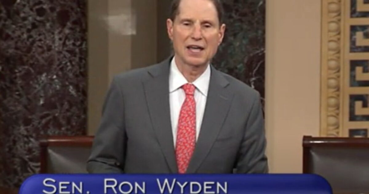 COMIENZA: El senador demócrata Ron Wyden de Oregón impulsa un proyecto de ley para llenar la Corte Suprema de Estados Unidos | El experto en puerta de enlace