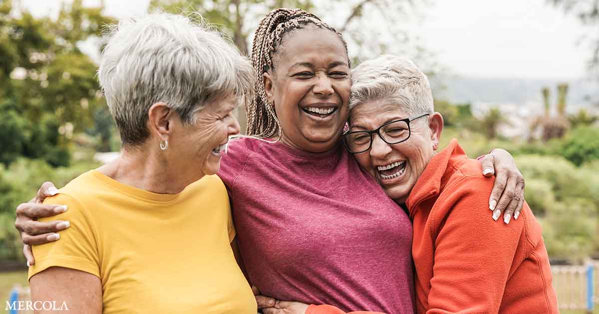 La amistad, no el dinero, hace feliz a la gente