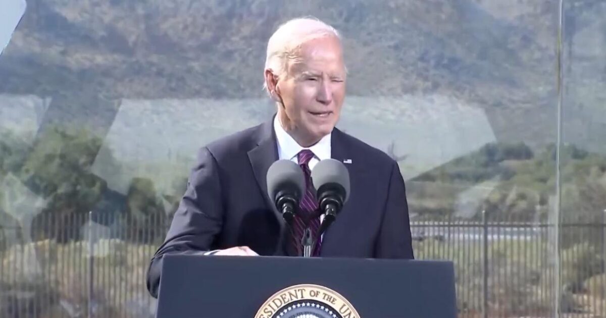El cerebro de Joe Biden se rompe mientras insiste en que no le pasa nada durante un viaje a Arizona para disculparse con los indios (VIDEO) | El experto en puerta de enlace