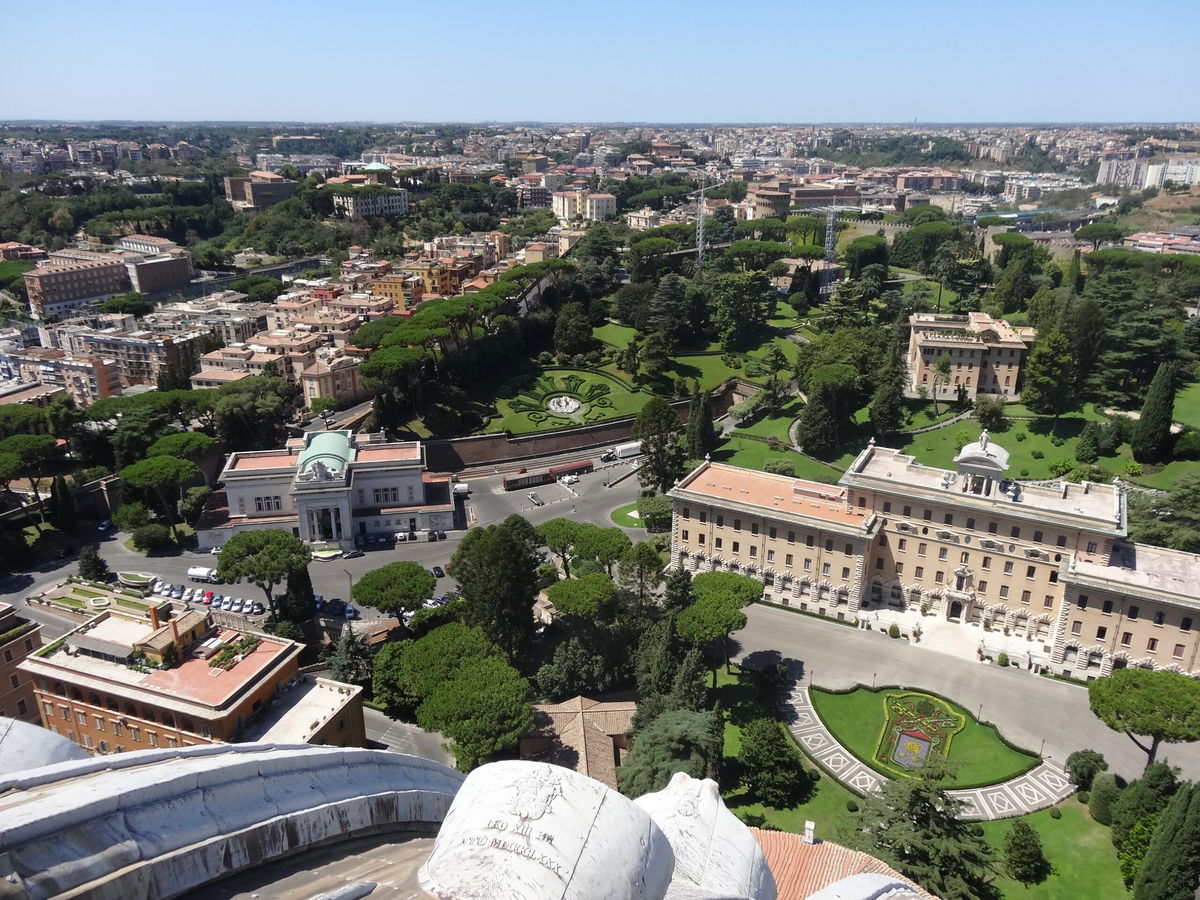 El Vaticano despide a un matrimonio « Euro Weekly News