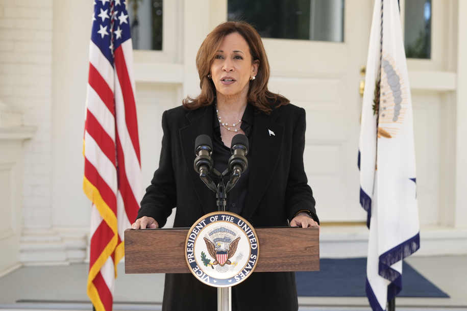 Kamala Harris hace sonar la alarma sobre la admiración de Trump por Hitler
