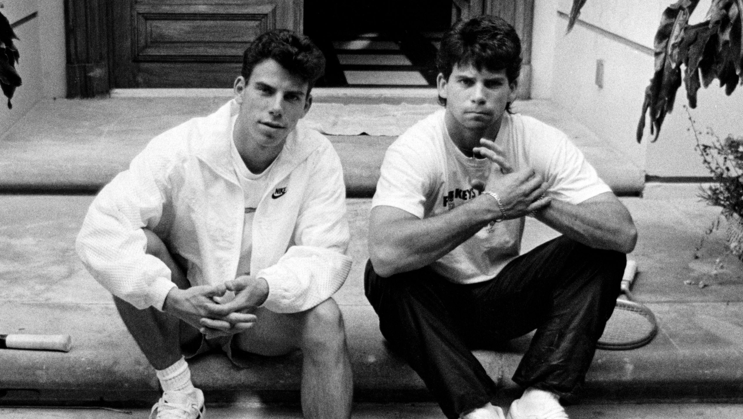 ¿Dónde vivían los hermanos Menéndez? Explorando los hogares de su infancia – Hollywood Life