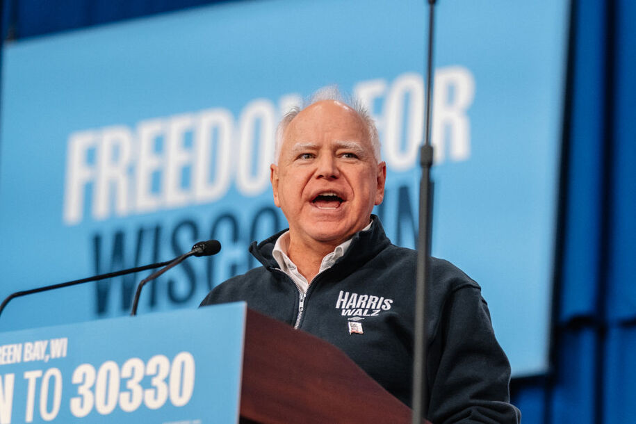 Walz asa a Trump, Harris prepara una entrevista para Fox News y Trump grita, pt. 3.936