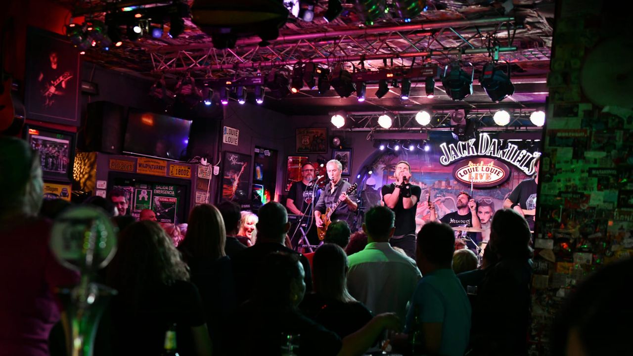 ¿Buscas música en vivo en la Costa del Sol? Estos son los mejores lugares en Estepona, según el expatriado local ALEX COOPER