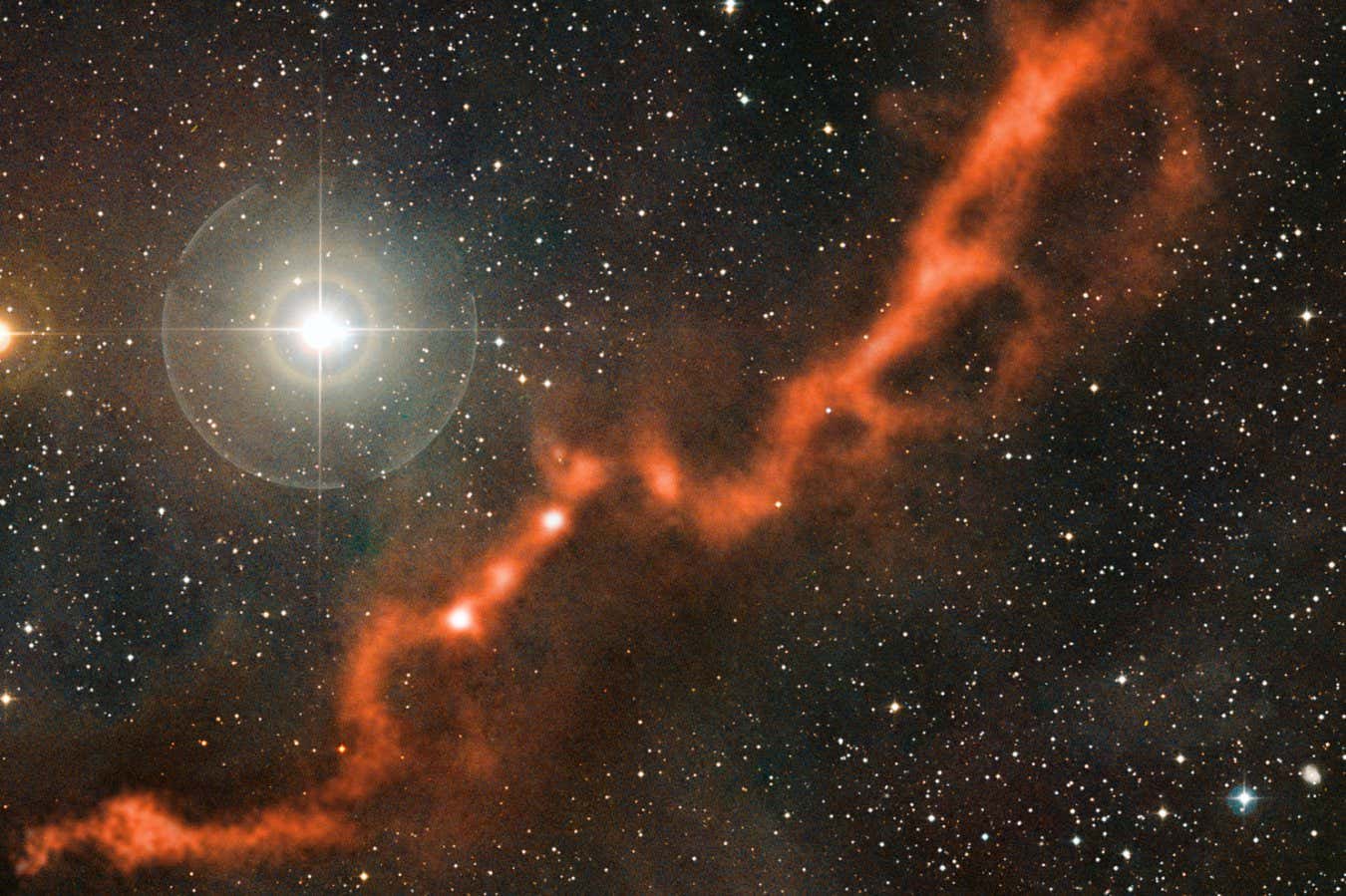 Forma compleja de carbono detectada fuera del sistema solar por primera vez