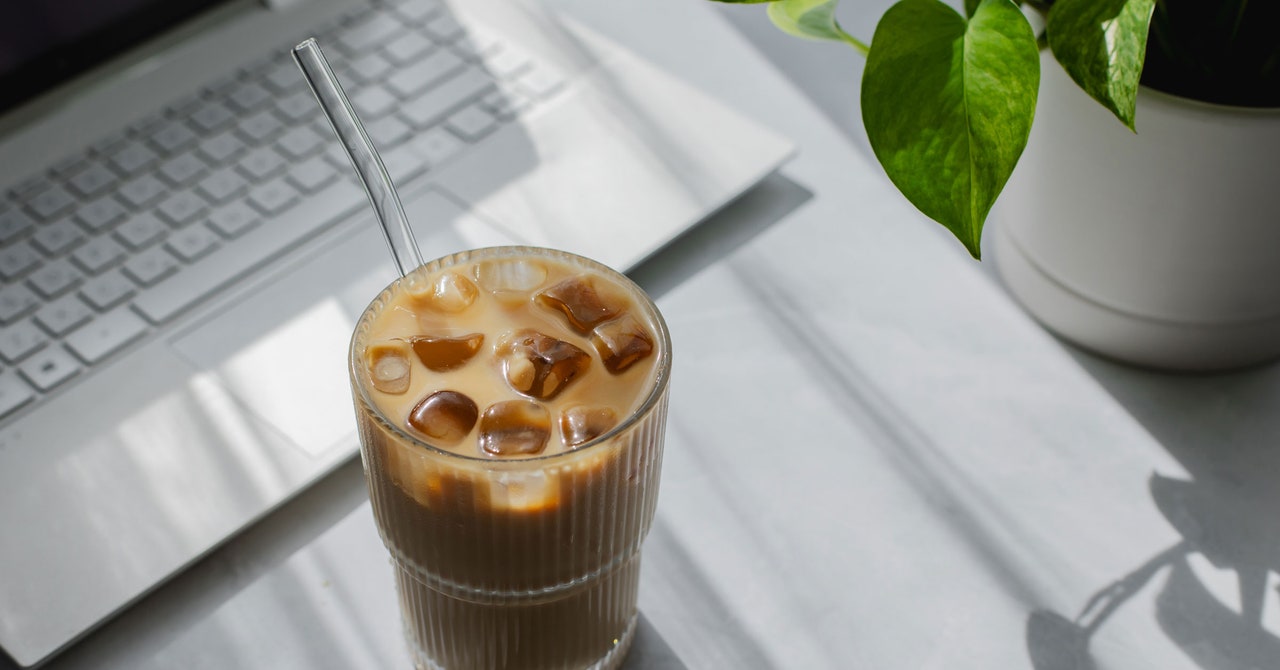 Los TikTokkers dicen que la canela ayuda a quemar grasa. Esto es lo que dice la ciencia