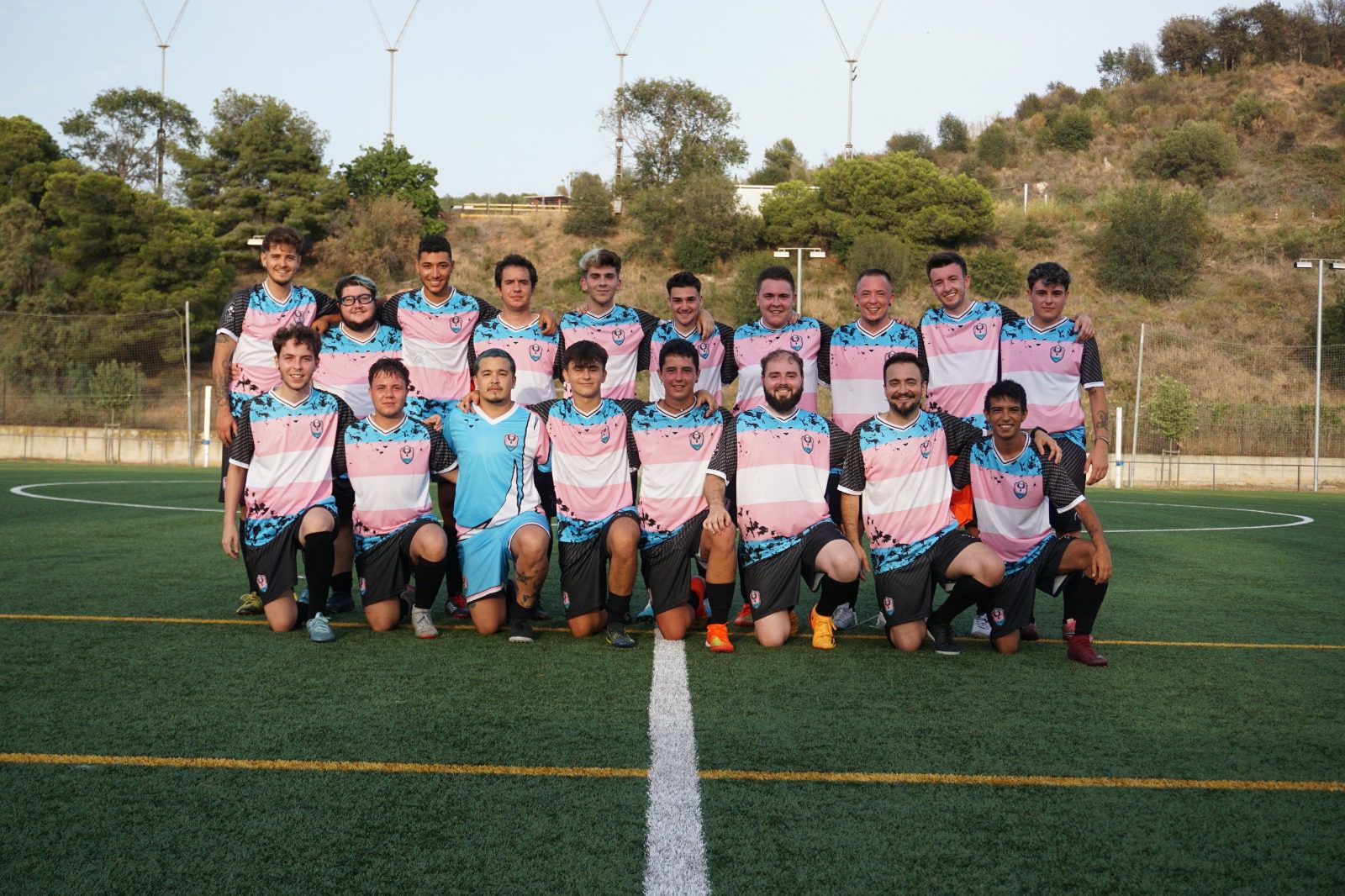El primer equipo de fútbol totalmente trans de España debuta en la liga regional masculina en un momento histórico