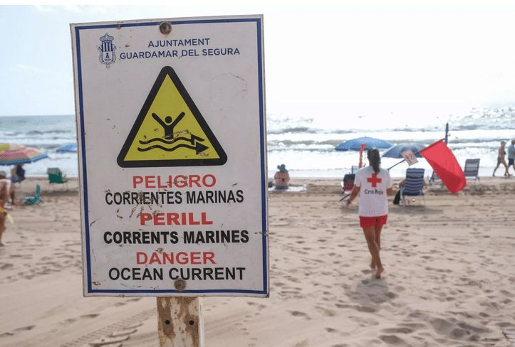 Muere un británico de 72 años al bañarse en Guardamar