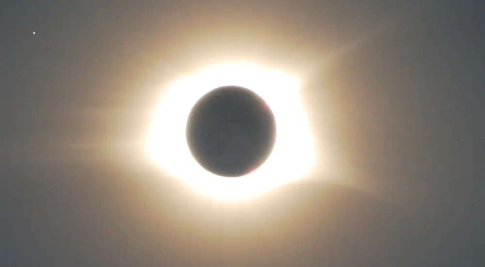 Consejos estelares para los próximos eclipses solares totales