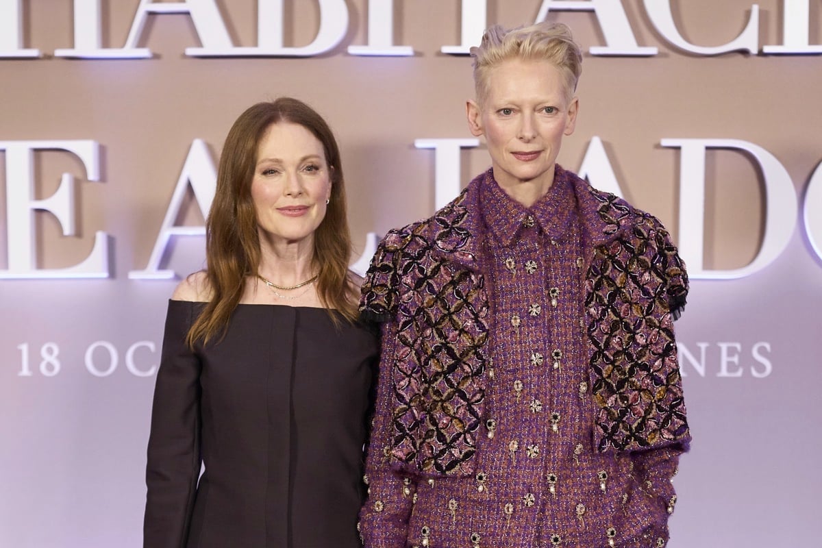 Instantáneas de celebridades: Julianne Moore, Tilda Swinton, Tyla, Dylan Sprouse y más