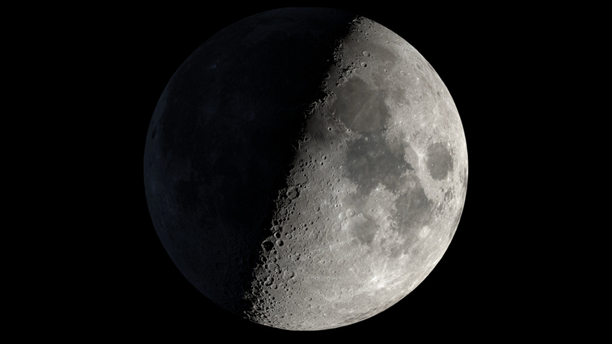 El origen de la delgada atmósfera de la Luna podría ser pequeños impactos