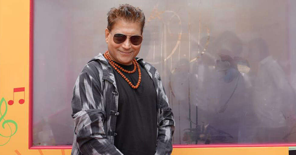 Mirchi RJ Jeeturaaj revela su rostro después de 20 años