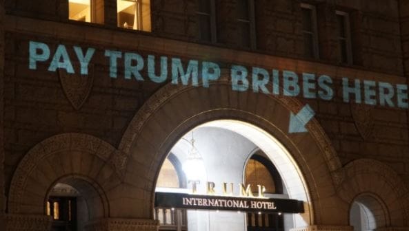 Informe revela que Trump robó a los contribuyentes cuando era presidente