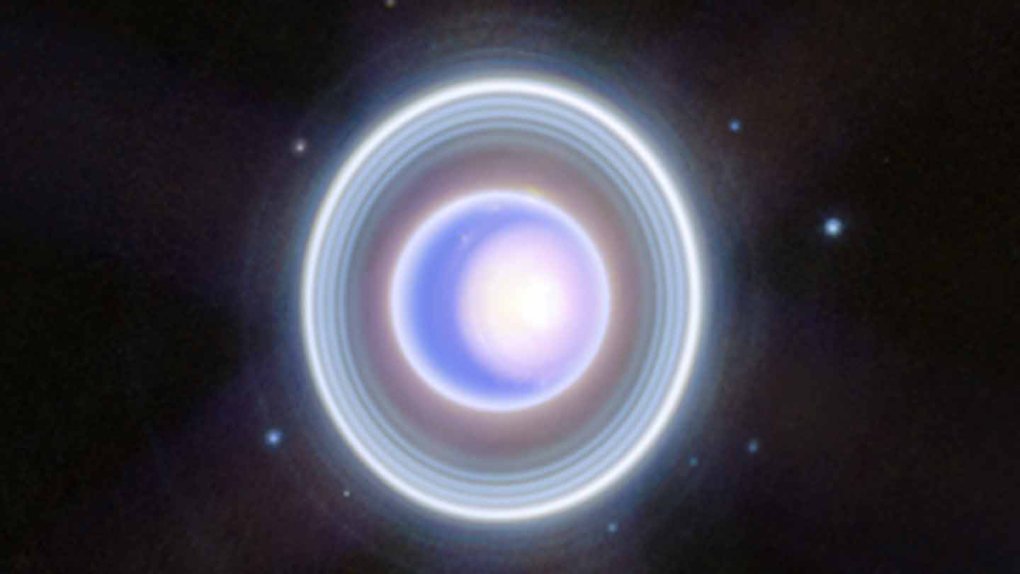 Urano pudo haber tenido un aspecto extraño cuando la Voyager 2 de la NASA pasó volando