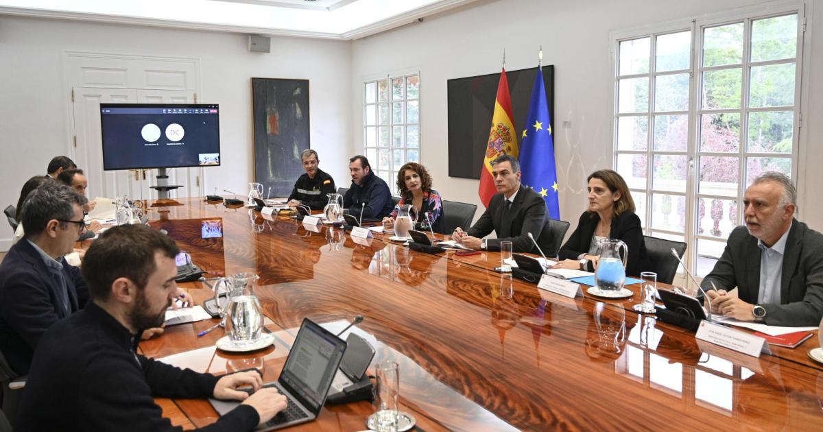 Emergencia en España: 5.000 efectivos más y 5.000 policías y Guardia Civil para Valencia: el rey Carlos “completamente desconsolado”