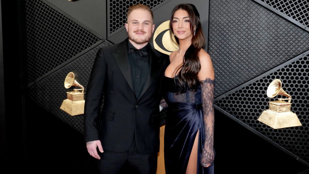 ¿Zach Bryan se hizo un tatuaje de Brianna Chickenfry antes de romper? – Vida en Hollywood