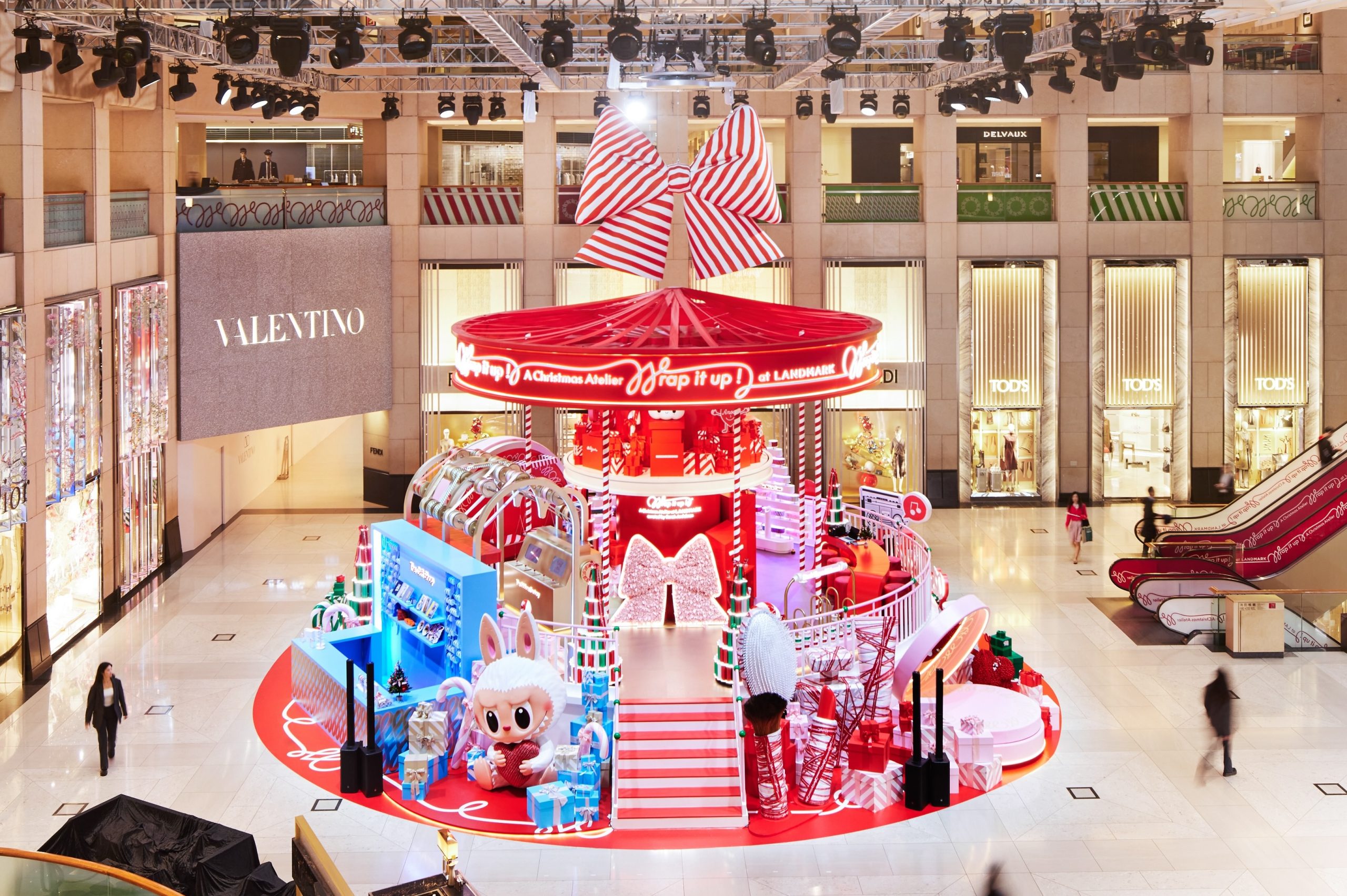 ¡Envuélvelo! Un taller navideño en LANDMARK comisariado por Sarah Andelman