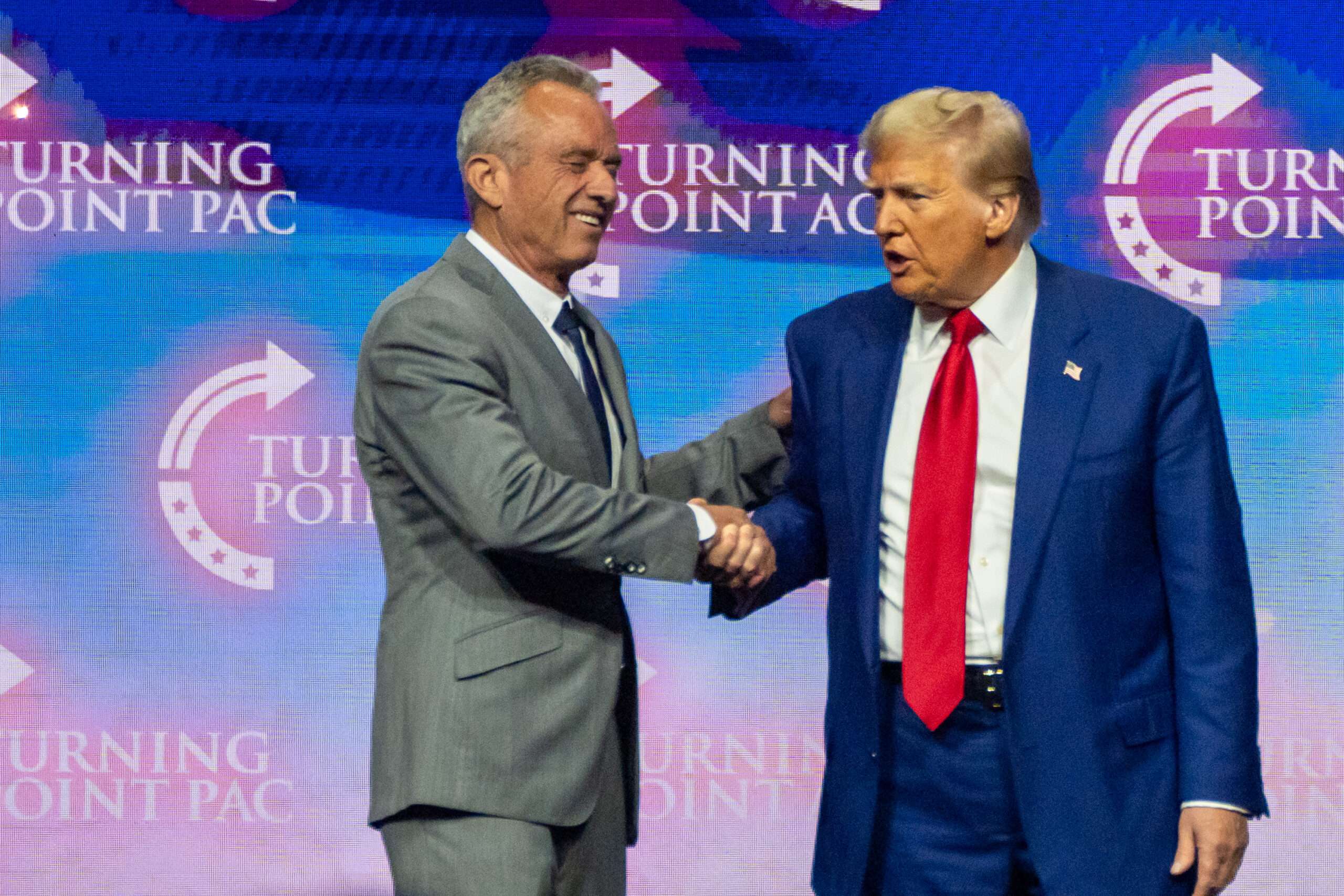 El líder de la transición de Trump revive el mito desacreditado de las vacunas y el autismo
