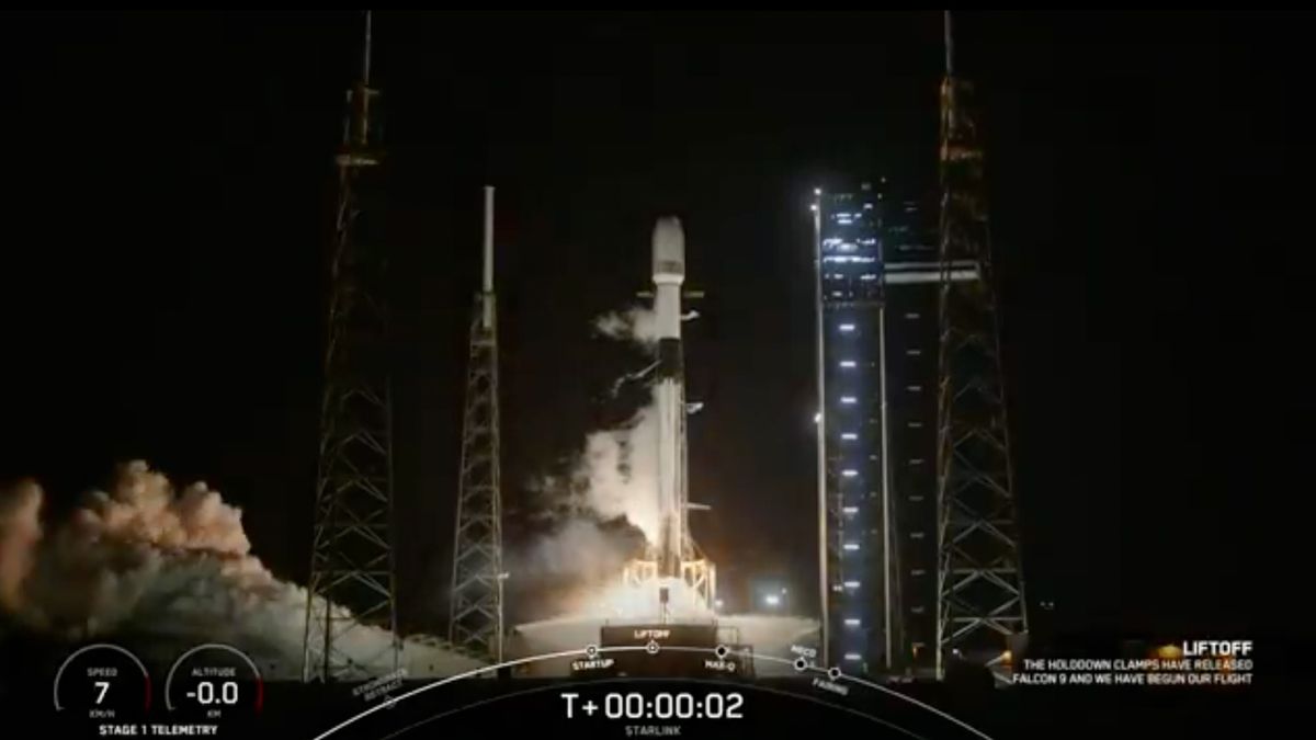 SpaceX lanza 24 satélites Starlink en un lanzamiento a medianoche desde Florida