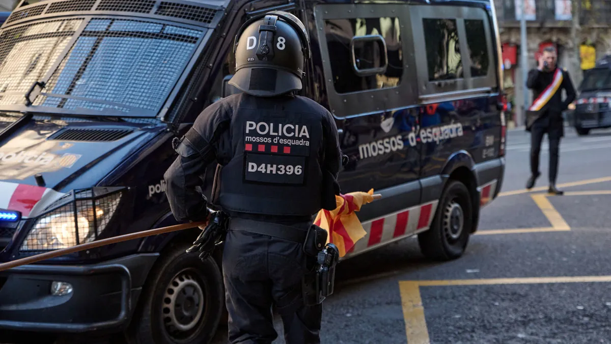 España lanza medidas enérgicas contra la mafia china: la policía realiza 22 detenciones en Cataluña
