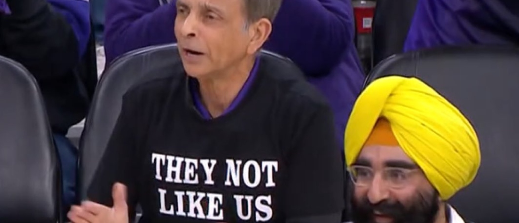 Vivek Ranadive saltó al DeMar DeRozan-Drake Beef con una camiseta de ‘No les agradamos’ para Raptors-Kings