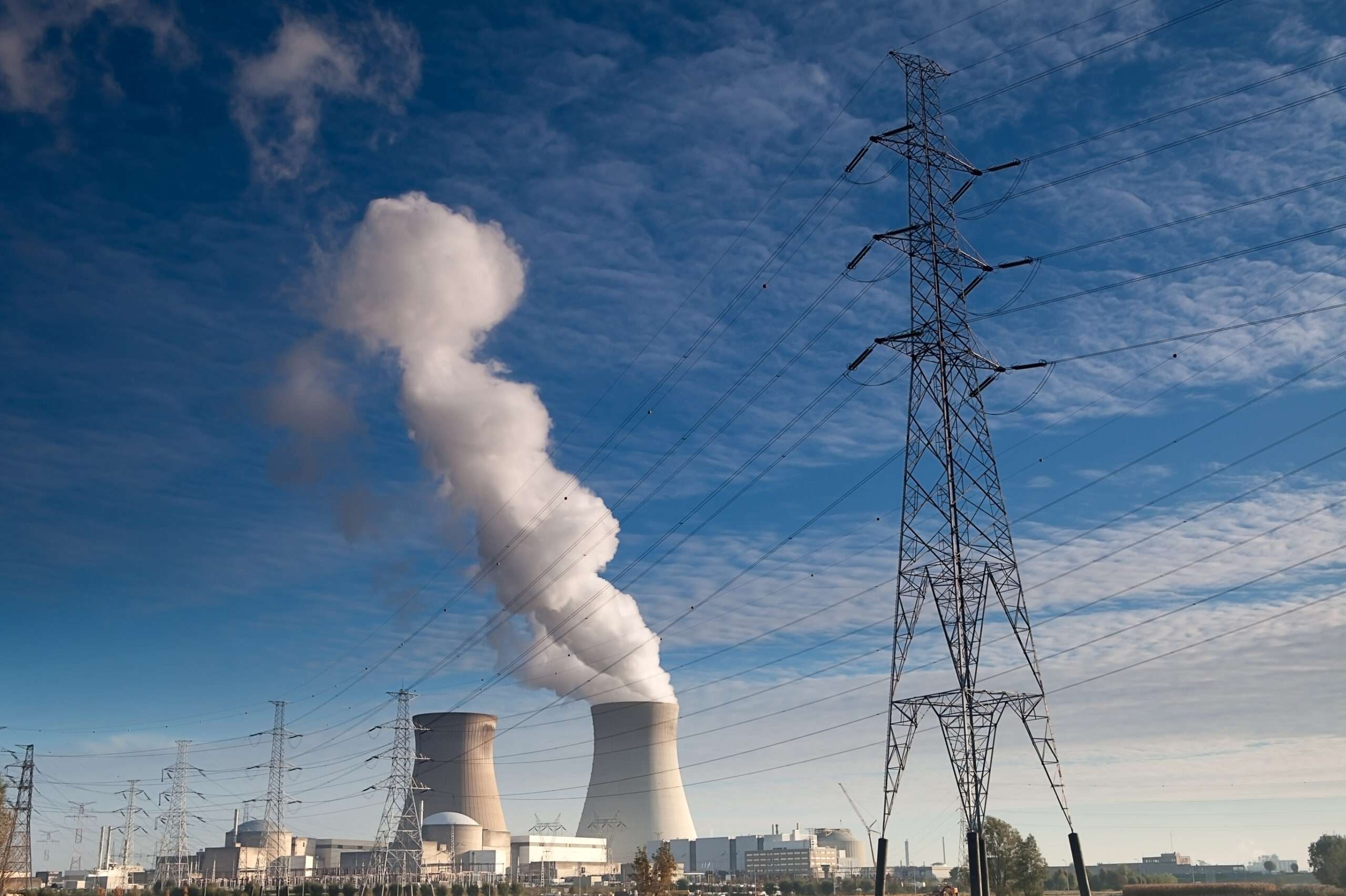 Biden quiere triplicar la capacidad de energía nuclear, pero tendrá que reducir la burocracia para lograrlo