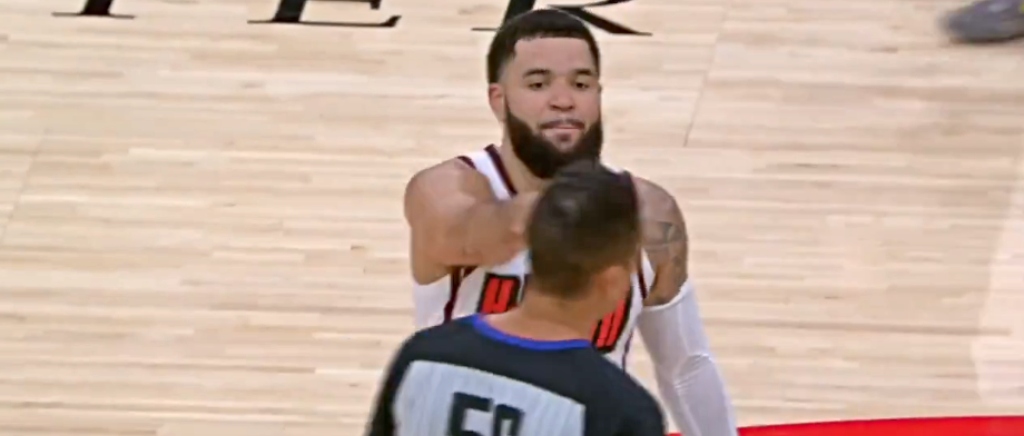 Fred VanVleet señaló la cara de un árbitro y lo llamó ‘perra’ después de ser expulsado