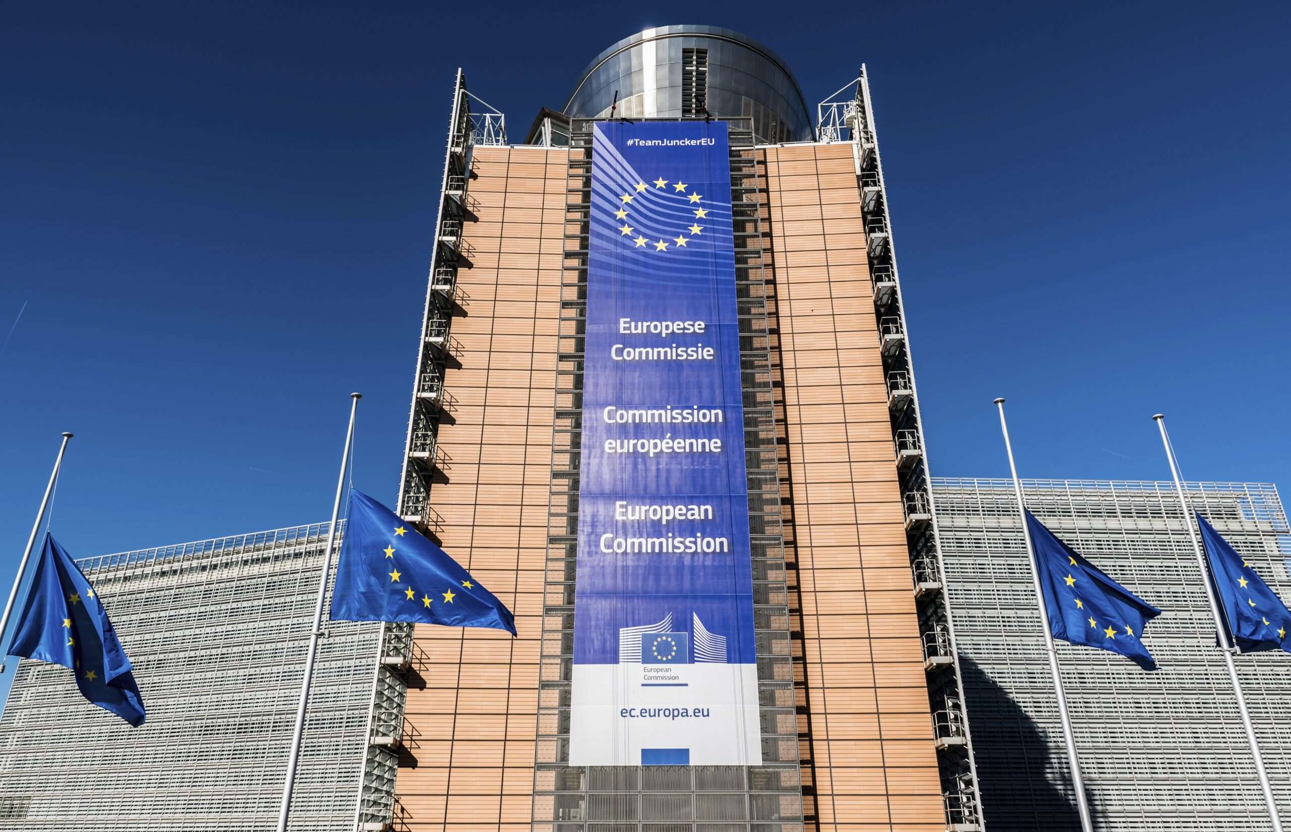 La Comisión Europea multa a Meta con más de 840 millones de dólares por prestar servicios a los consumidores