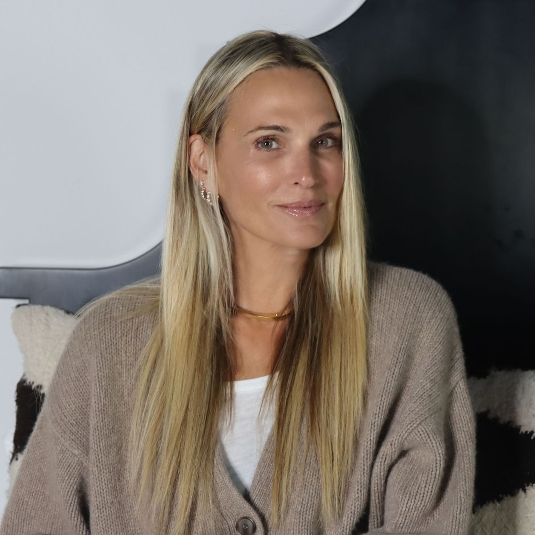 Rutina de cuidado de la piel nocturna de Molly Sims