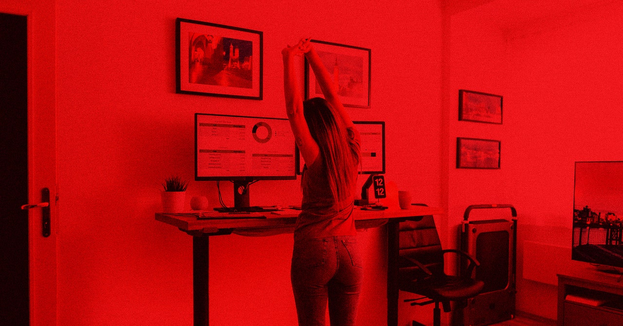Los escritorios de pie son mejores para la salud, pero aún no son suficientes