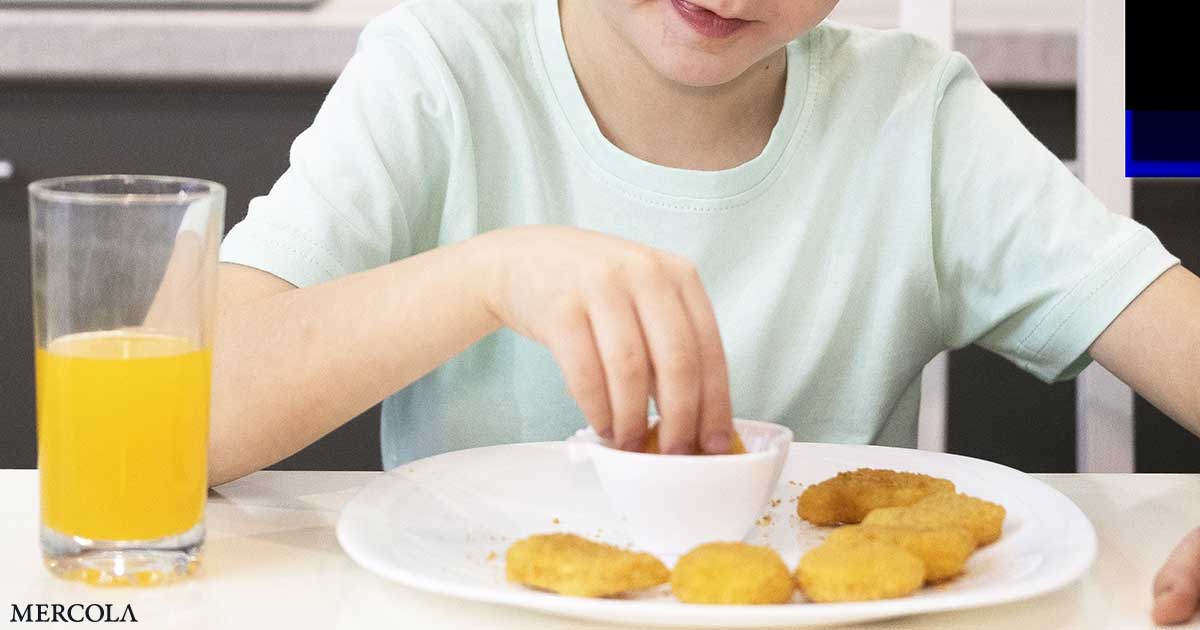 Los alimentos ultraprocesados ​​amenazan la salud del hígado de los niños