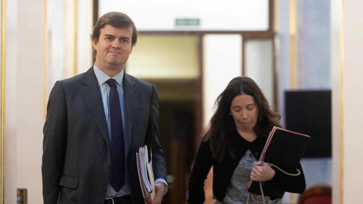 Los letrados del Congreso avalan la cuestión de confianza de Puigdemont y dejan en manos del PSOE y Sumar su veto