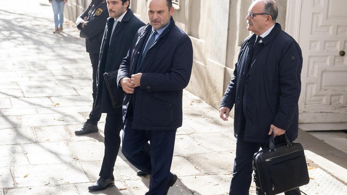 CONTRADICCIONES DE ALDAMA| Ábalos entrega al juez un informe con “las 25 contradicciones” de Aldama que Koldo respaldará en el Supremo