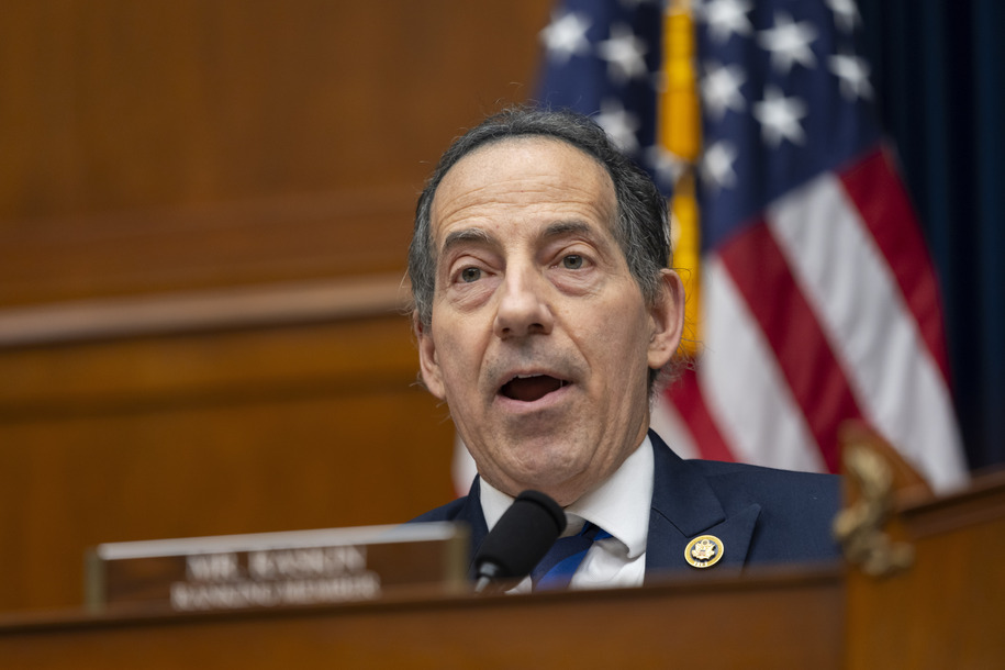 El principal demócrata de la Cámara de Representantes exige que el FBI verifique los antecedentes de los nominados de Trump