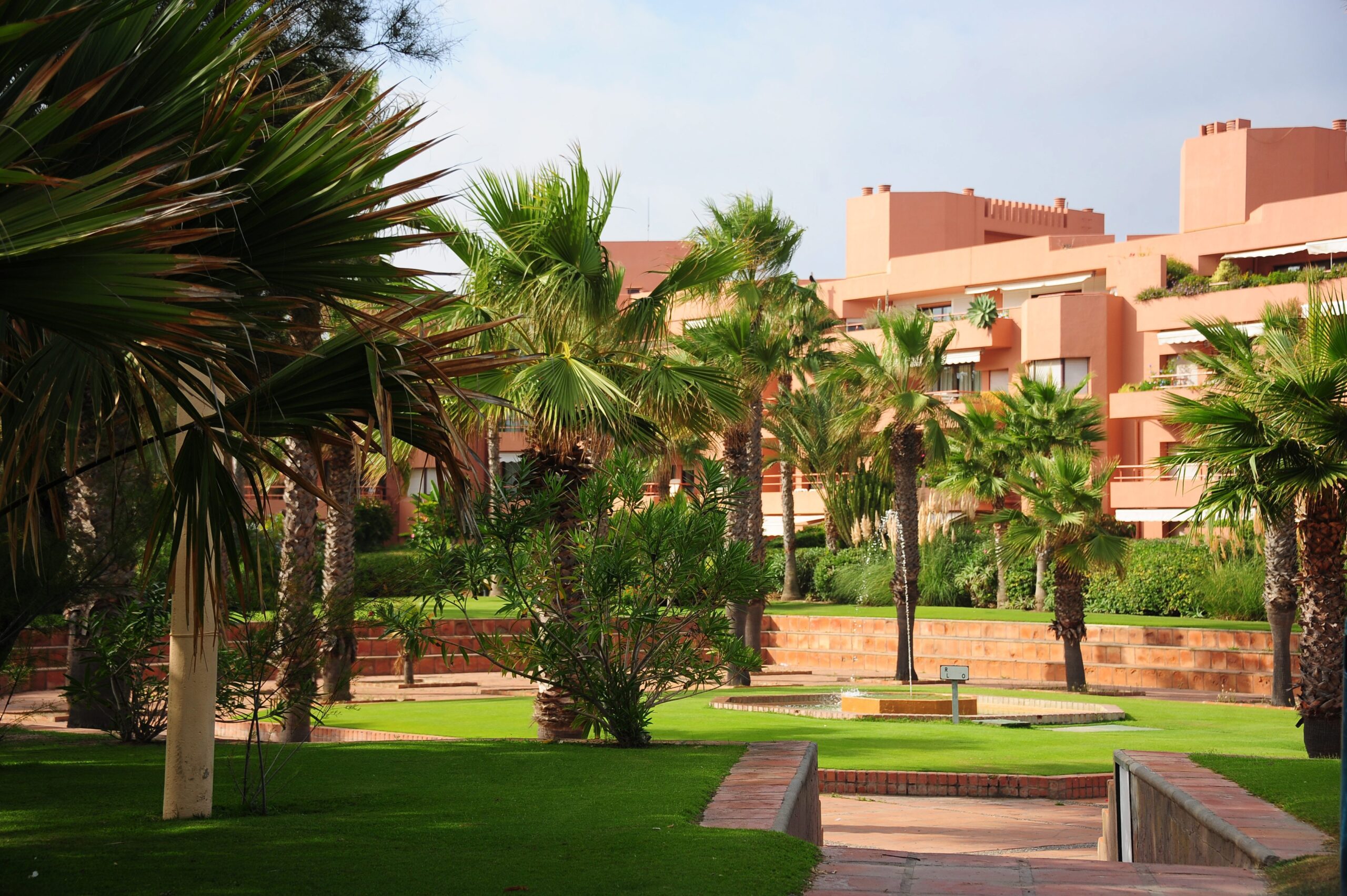 Expatriada británica causa revuelo tras revelar sus motivos para mudarse a España con sus hijos