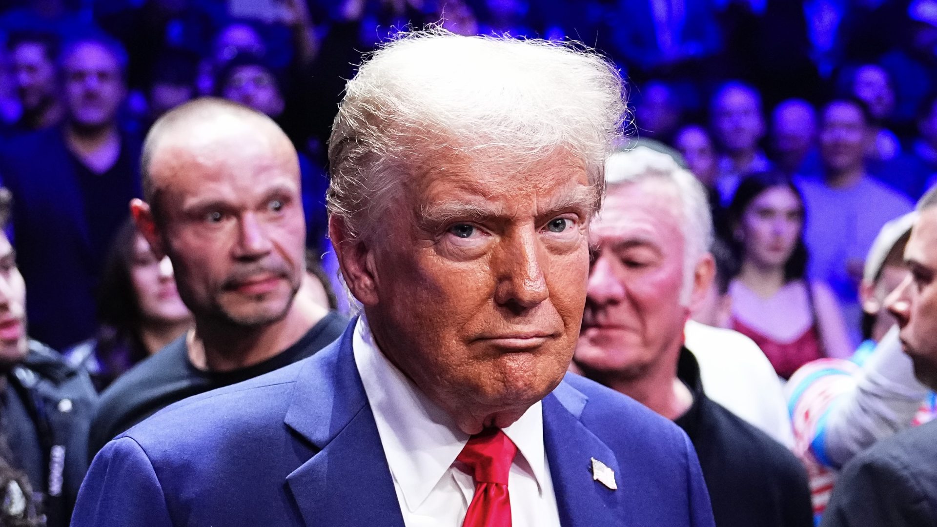 Donald Trump aparentemente aparece con una nueva apariencia (VIDEO)