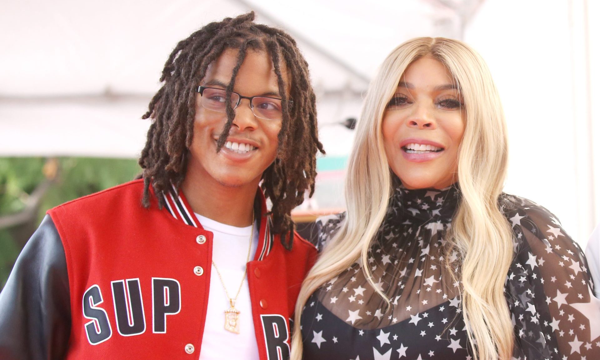 Imágenes muestran a Wendy Williams en la graduación de su hijo en Florida