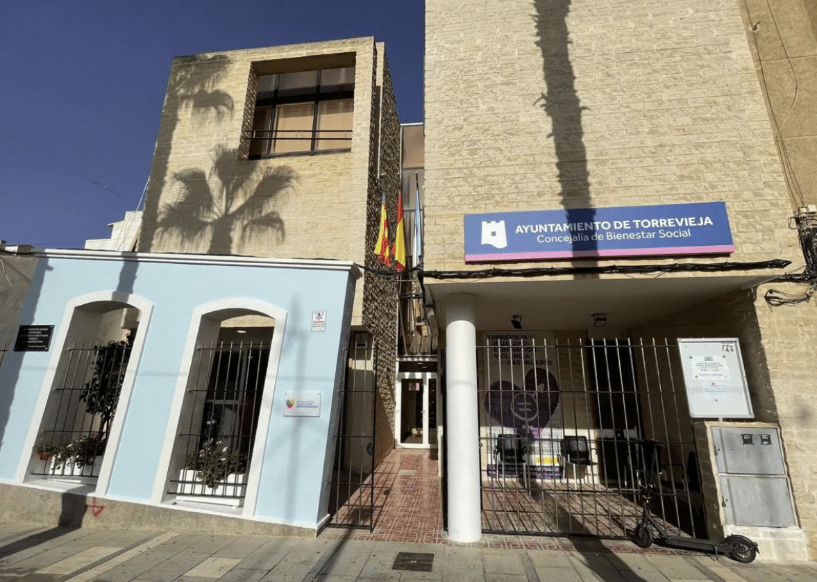 Torrevieja contrata su Servicio de Ayuda a Domicilio por 881.473 euros