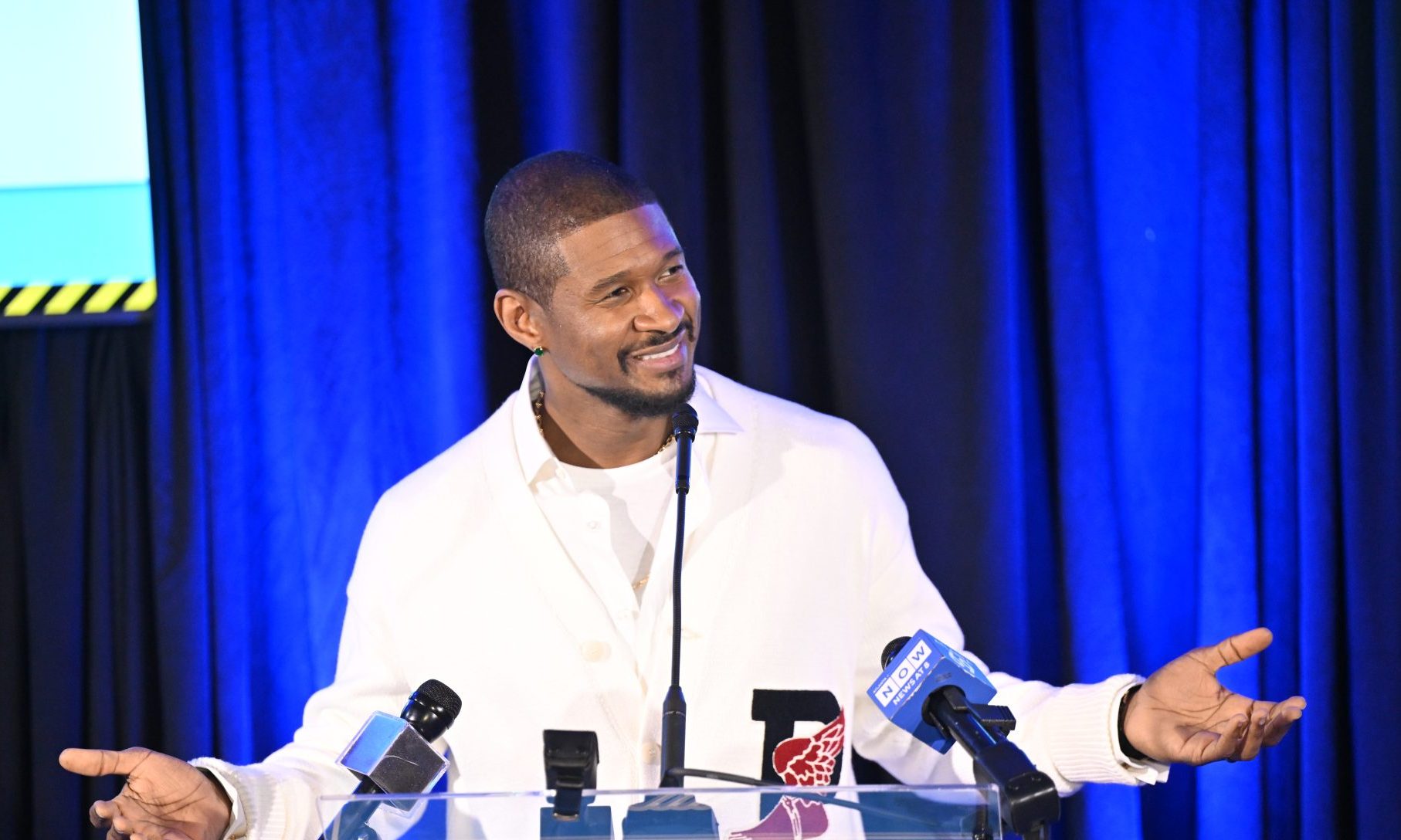 Usher reacciona a la atrevida actuación de una mujer en el juego Cherry